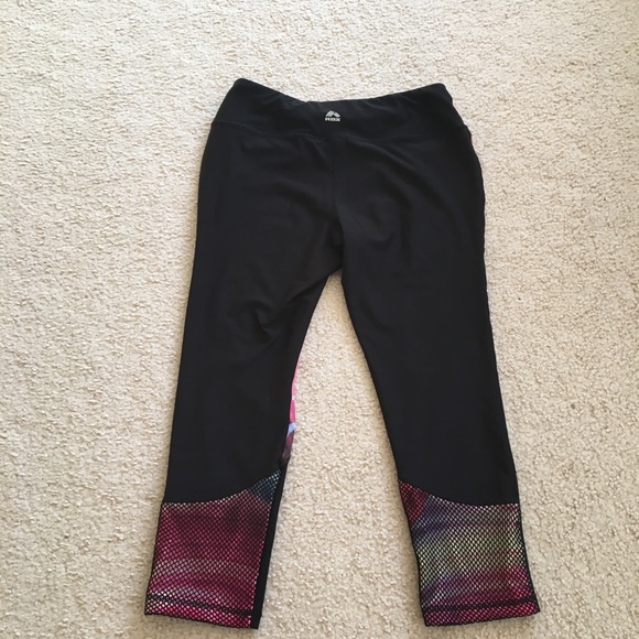 Tie Dye Marble Cropped Leggings - Picture 2 of 3